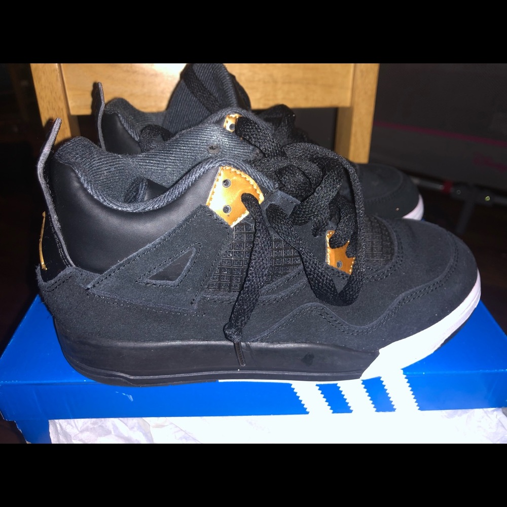 Preschool size 1.5 Jordan 4